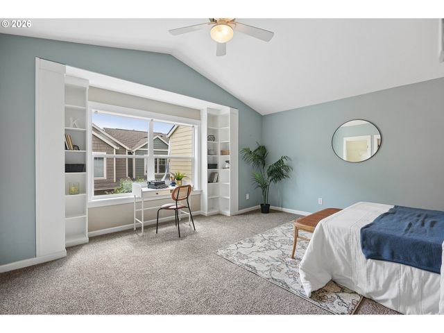 550 Ne KNOTT St, Portland, OR 97212