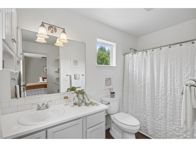 550 Ne KNOTT St, Portland, OR 97212