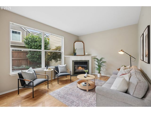 550 Ne KNOTT St, Portland, OR 97212