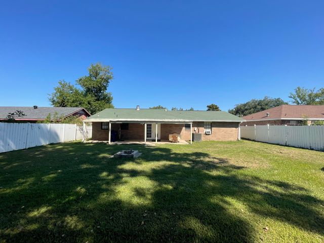 2107 Peach St, Deridder, LA 70634