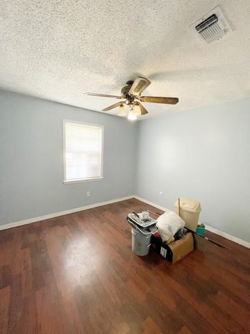 2107 Peach St, Deridder, LA 70634