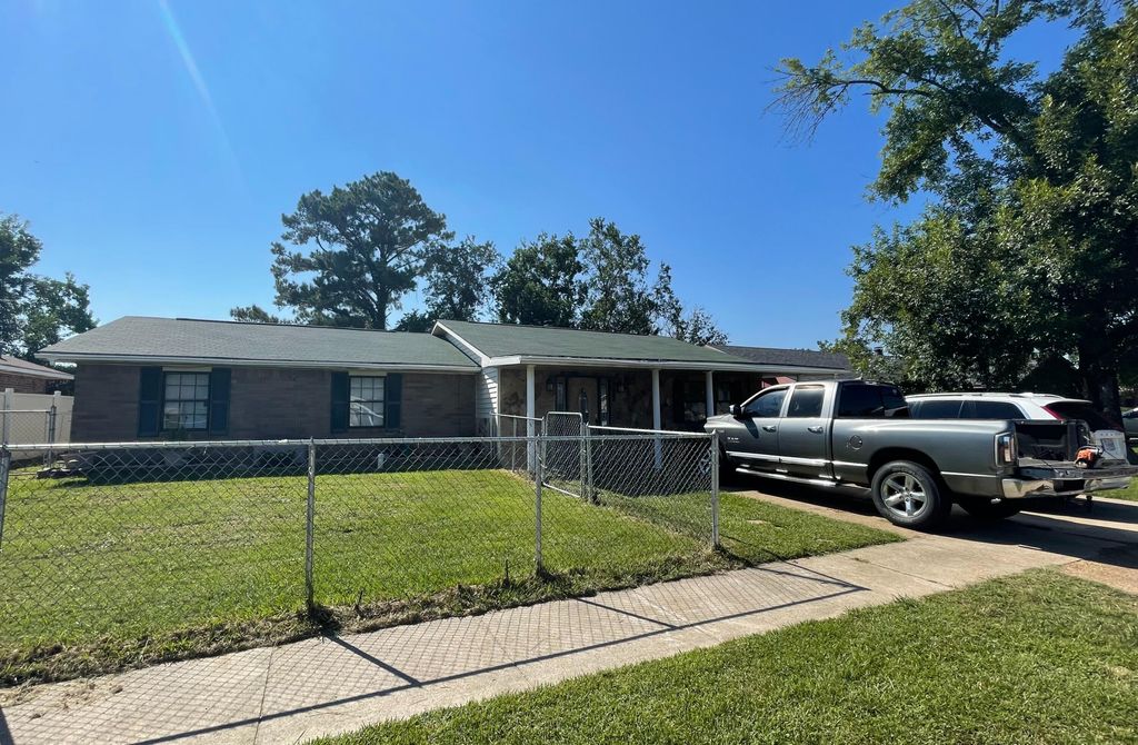 2107 Peach St, Deridder, LA 70634