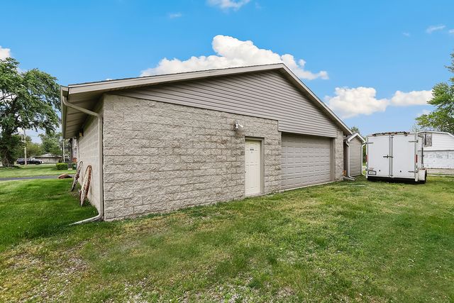 2855 Glenwood Lansing Road, Lynwood, IL 60411