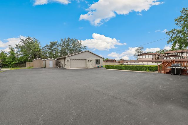 2855 Glenwood Lansing Road, Lynwood, IL 60411