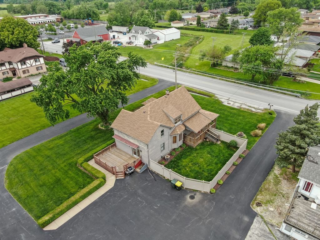 Image 53 of property listing at 2855 Glenwood Lansing Road, Lynwood, IL 60411