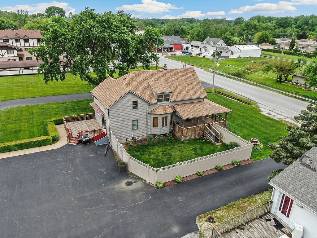 Image 54 of property listing at 2855 Glenwood Lansing Road, Lynwood, IL 60411