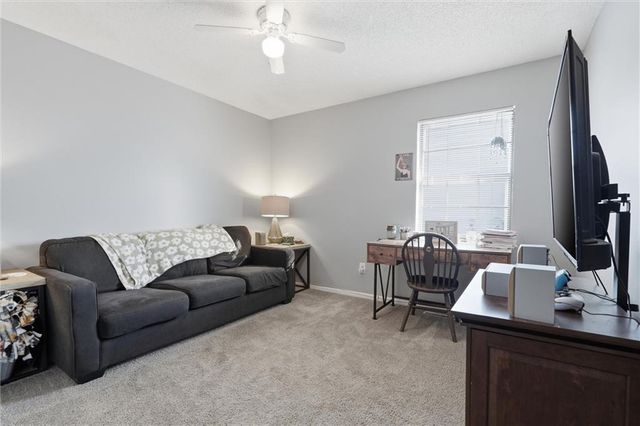 808 SW Meadowridge Drive, Blue Springs, MO 64015