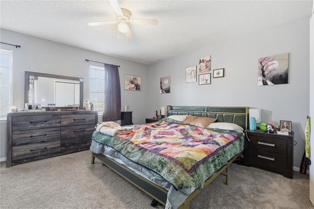 808 SW Meadowridge Drive, Blue Springs, MO 64015