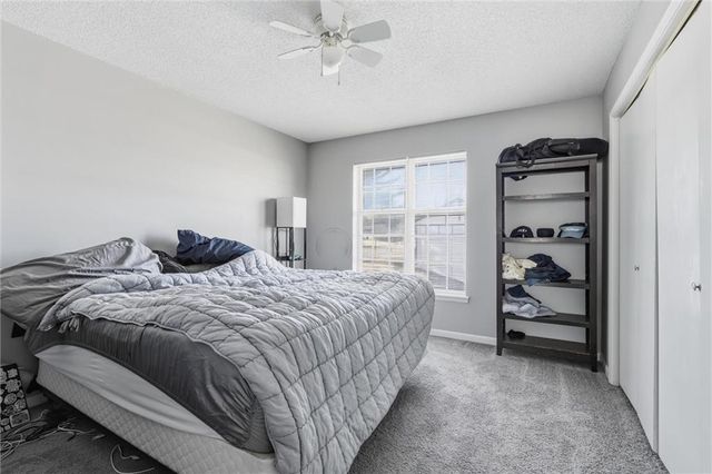 808 SW Meadowridge Drive, Blue Springs, MO 64015