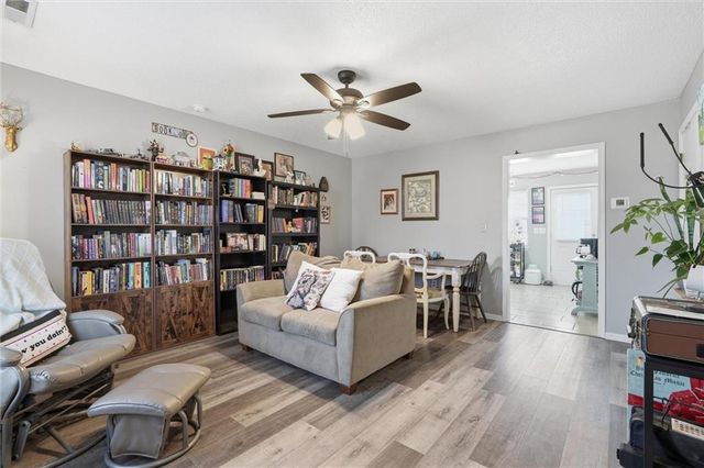 808 SW Meadowridge Drive, Blue Springs, MO 64015