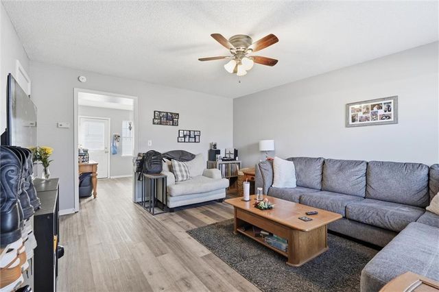 808 SW Meadowridge Drive, Blue Springs, MO 64015