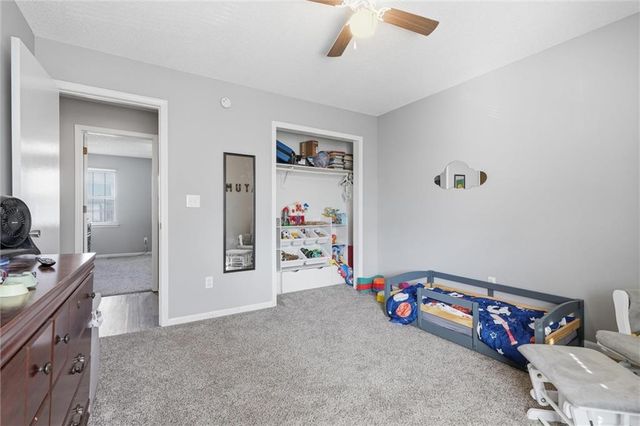 808 SW Meadowridge Drive, Blue Springs, MO 64015