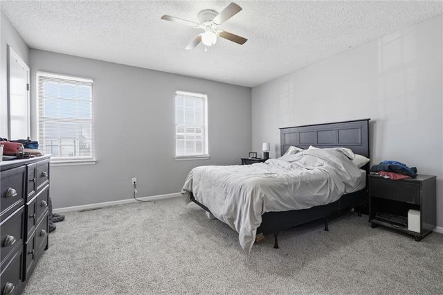 808 SW Meadowridge Drive, Blue Springs, MO 64015