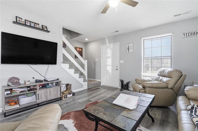 808 SW Meadowridge Drive, Blue Springs, MO 64015