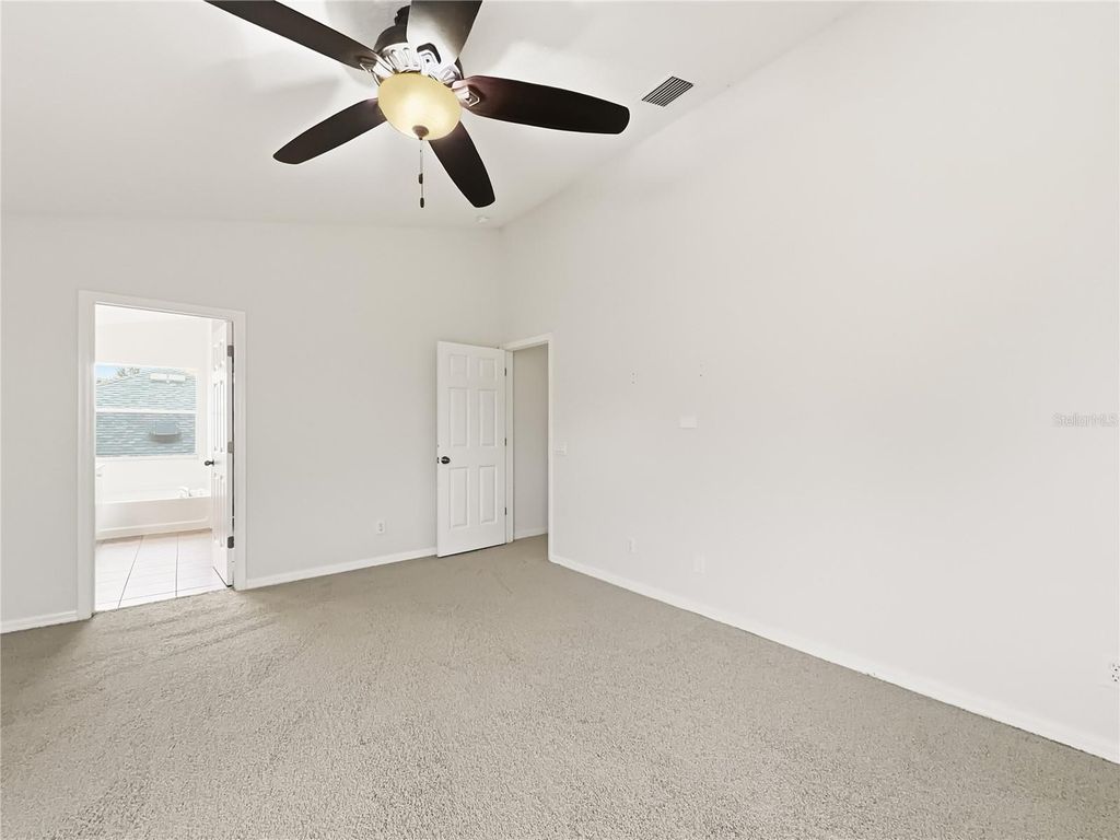 Image 4 of property listing at 11030 HOLLY CONE DRIVE, Riverview, FL 33569