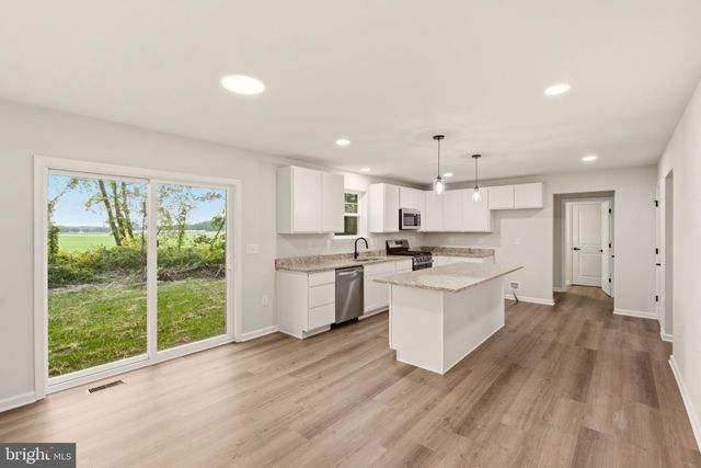 2252 HELEN AVE, Vineland, NJ 08360