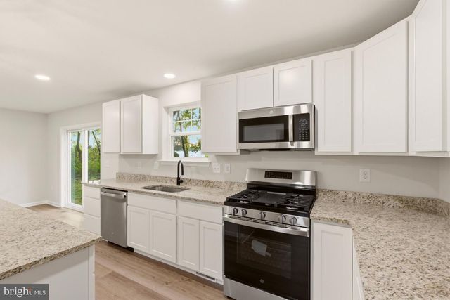 2252 HELEN AVE, Vineland, NJ 08360