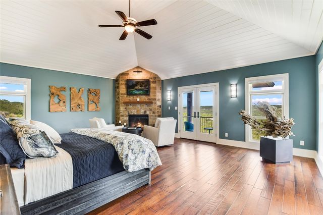 400 Hillview RD, Wimberley, TX 78676