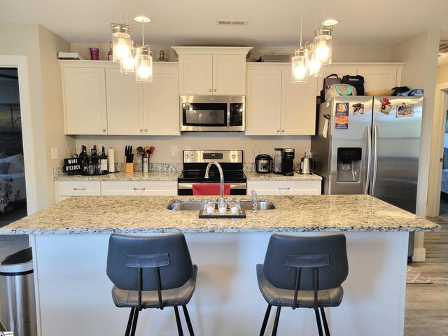 25 Pamela Drive, Greenville, SC 29611