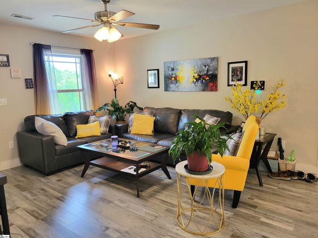 25 Pamela Drive, Greenville, SC 29611