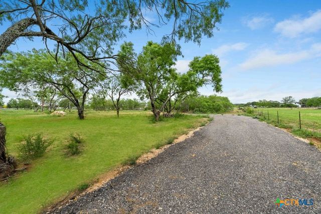14830 Fm 1346, St Hedwig, TX 78152