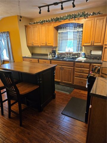 19 S Oak Street, Fairchance, PA 15436