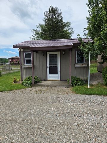 19 S Oak Street, Fairchance, PA 15436