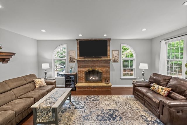 8 Berridge Way, North Reading, MA 01864