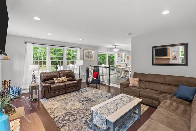 8 Berridge Way, North Reading, MA 01864