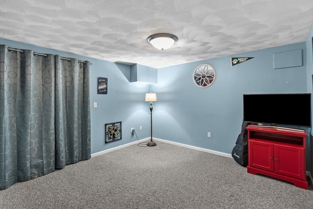 8 Berridge Way, North Reading, MA 01864