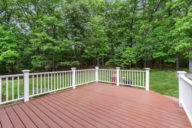 8 Berridge Way, North Reading, MA 01864