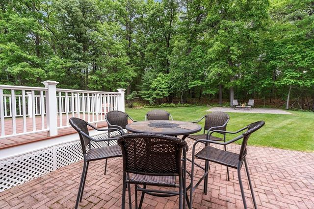 8 Berridge Way, North Reading, MA 01864