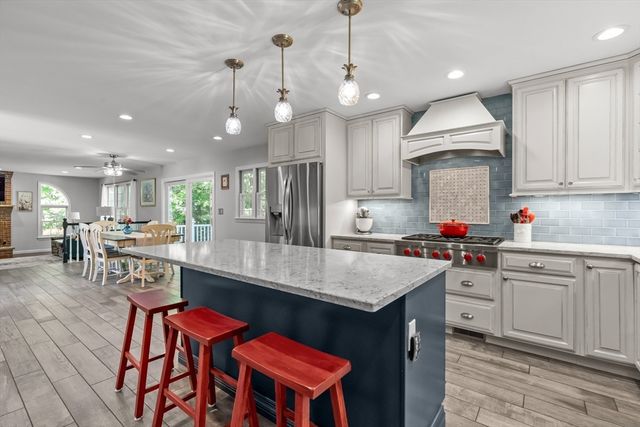 8 Berridge Way, North Reading, MA 01864