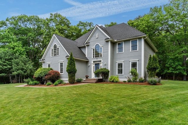 8 Berridge Way, North Reading, MA 01864