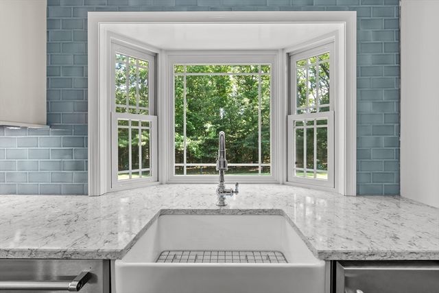 8 Berridge Way, North Reading, MA 01864