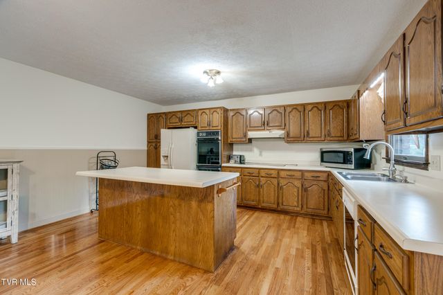 158 Ezee Street, Elizabethton, TN 37643