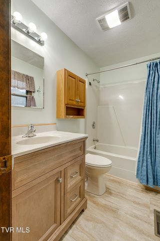 158 Ezee Street, Elizabethton, TN 37643