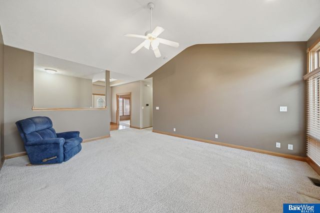 7946 Hunters Ridge Road, Lincoln, NE 68516