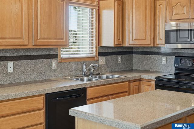 7946 Hunters Ridge Road, Lincoln, NE 68516