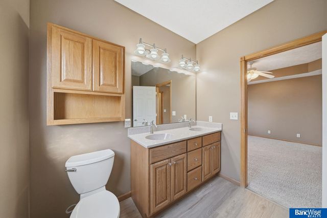 7946 Hunters Ridge Road, Lincoln, NE 68516