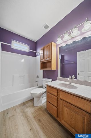 7946 Hunters Ridge Road, Lincoln, NE 68516