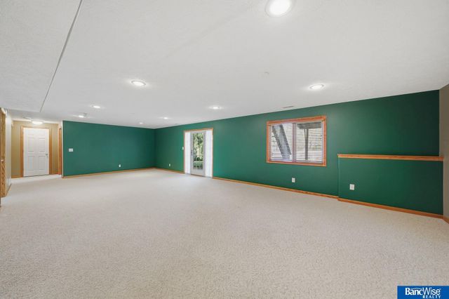 7946 Hunters Ridge Road, Lincoln, NE 68516