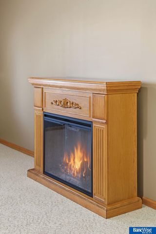 7946 Hunters Ridge Road, Lincoln, NE 68516