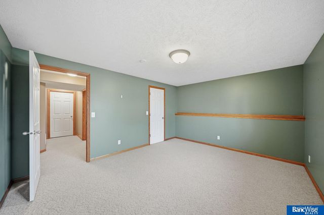 7946 Hunters Ridge Road, Lincoln, NE 68516