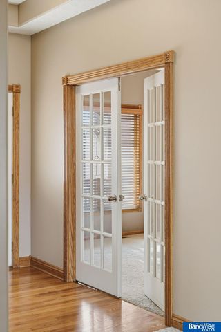 7946 Hunters Ridge Road, Lincoln, NE 68516