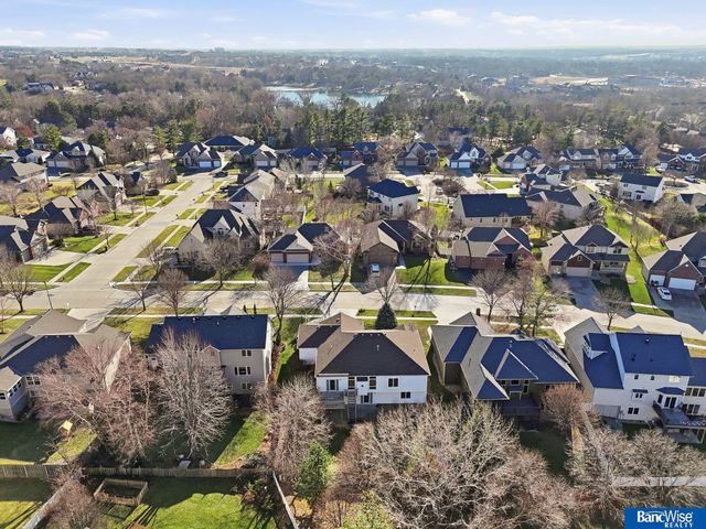 7946 Hunters Ridge Road, Lincoln, NE 68516