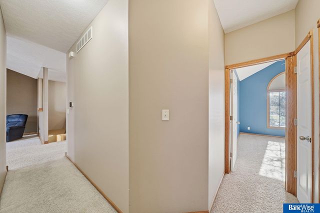 7946 Hunters Ridge Road, Lincoln, NE 68516