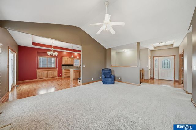 7946 Hunters Ridge Road, Lincoln, NE 68516