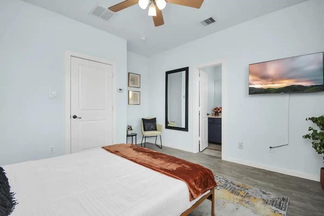 5411 Lindsay Lane, Houston, TX 77011