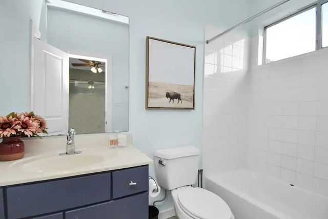 5411 Lindsay Lane, Houston, TX 77011